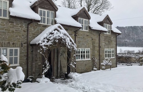Presteigne House | Quarry House, peaceful rural retreat, country farmhouse cottage, sleeps 8-12