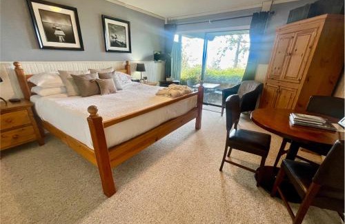 Salt Spring Island Bed & Breakfast | Quarrystone House B&B