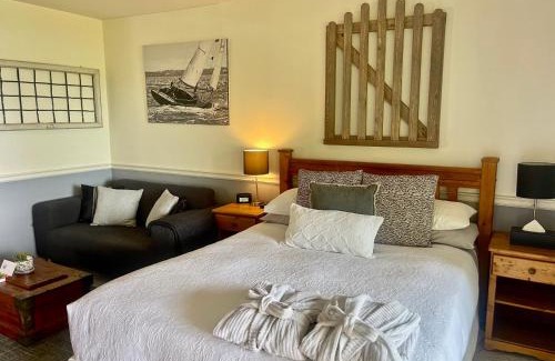 Salt Spring Island Bed & Breakfast | Quarrystone House B&B