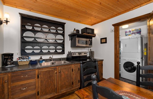Leavenworth Cabin | Quarterboard Cottage -A Wonderfully Unique Cabin