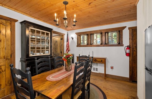 Leavenworth Cabin | Quarterboard Cottage -A Wonderfully Unique Cabin