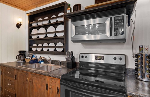 Leavenworth Cabin | Quarterboard Cottage -A Wonderfully Unique Cabin