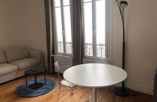 Epinettes Apartment | Quartier des Batignolles