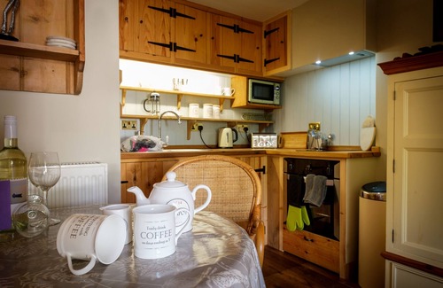 Thetford Apartment | Quavers Rest - a tranquil spot in a quintessentially English Village & hot tub !