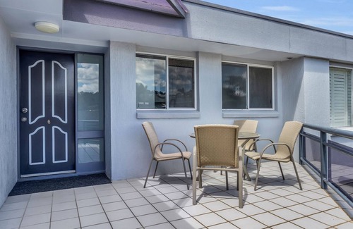 Merimbula Apartment | Quays 6 - Amazing Central Location With Views!