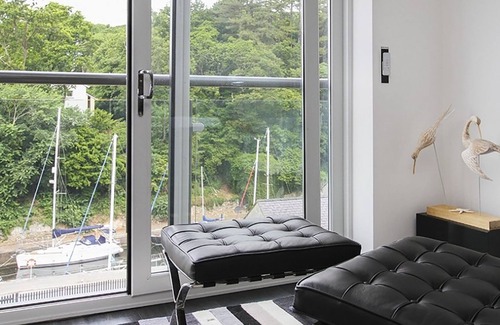 Y Felinheli Cottage | QUAYSIDE, family friendly, luxury holiday cottage in Y Felinheli