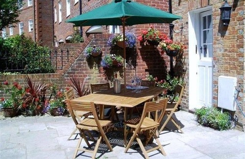 Poole House | Quayside Quarters * Great Location * Old Town Poole * Free Secure Parking