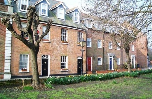 Poole House | Quayside Quarters * Great Location * Old Town Poole * Free Secure Parking