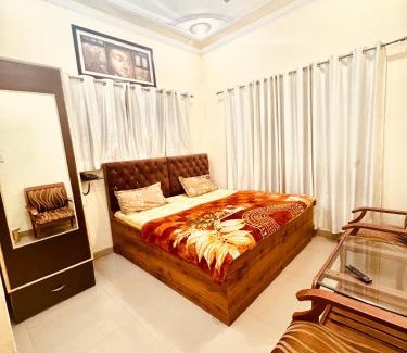 Rishikesh Hotel | Qube House BNB