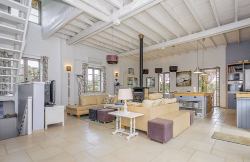 Leobard Villa | Queduchique