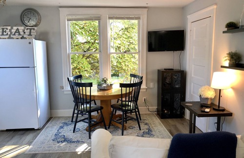 West Queen Anne Apartment | Queen Anne Farmhouse - Upper Unit