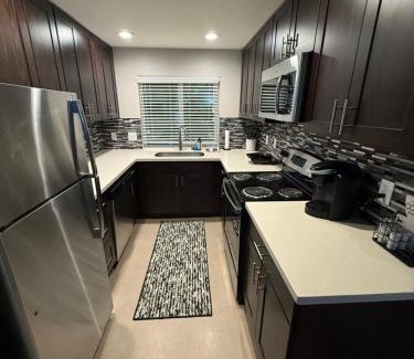 North Queen Anne Apartment | Queen Anne Retreat - 3BR Haven in the heart of Seattle