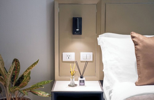 Pasay Hotel | Queen Bed near NAIA T3 - Access via Runway Manila