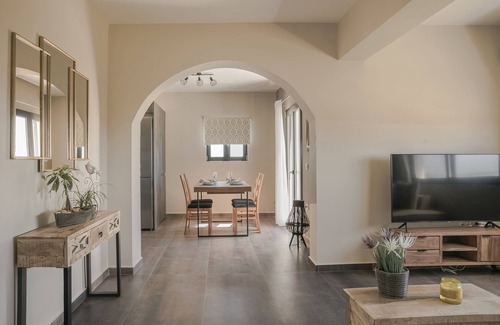 Svoronata Apartment | Queen Bee Residence
