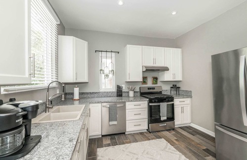 Roselawn Finance House | Queen City Grand House
