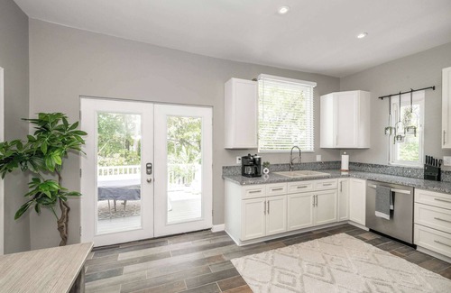 Roselawn Finance House | Queen City Grand House