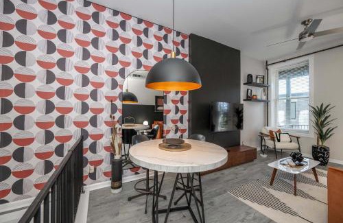 Mount Auburn Apartment | Queen City Views 1 Chic 1 BDR