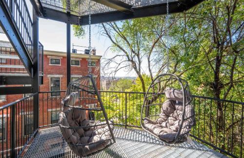 Mount Auburn Apartment | Queen City Views 2 Sleeps 2
