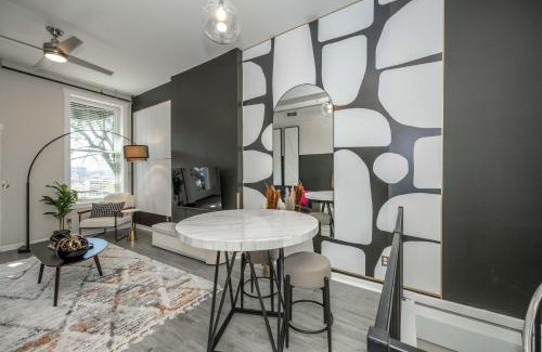 Mount Auburn Apartment | Queen City Views 2 Sleeps 2