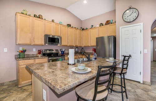 Castlegate House | Queen Creek Pool Home! Close to Marketplace!