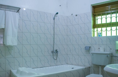 Kichwamba Cabin | Queen Elizabeth Park View Tourist Lodge