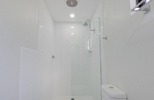 Alexandra Headland Cabin | Queen Ensuite Cabin 5 Berth - Queen Ensuite Cabin 5 Berth