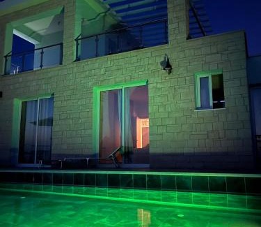 Agios Georgios Pegeias House | QUEEN EVRIDIKI & VILLA PANORAMA