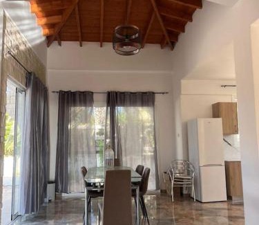 Agios Georgios Pegeias Villa | Queen Eyridiki Luxury Villa 2