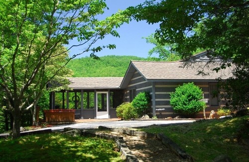Gatlinburg - Pigeon Forge Cabin | Queen of Hearts in Gatlinburg
