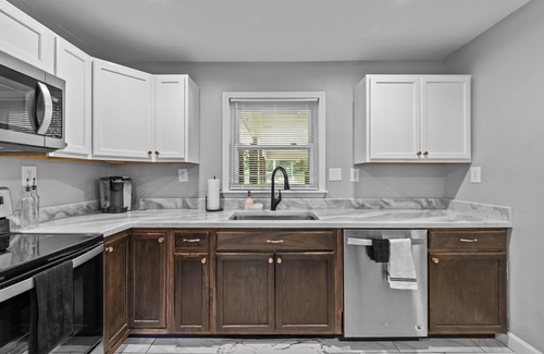 Aberdeen House | Queen Pines sleeps 8 nestled in the heart of the city Aberdeen/Pinehurst Area