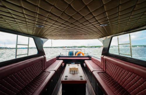 Tanjungbenoa Boat Rental | Queen Ruizi Private Yacht Charter