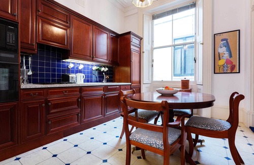 Bayswater Apartment | Queen's Gardens Flat, by Veeve
