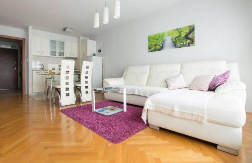 Zagreb Apartment | Queen's gate