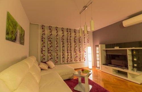 Zagreb Apartment | Queen's gate