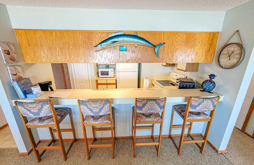 Topsail Beach Condo | Queen's Grant D-113 – Ocean Views & Beach Fun