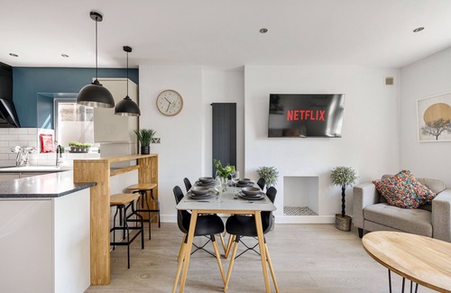 Queen's Park Apartment | Queen's Park Duplex Apartment