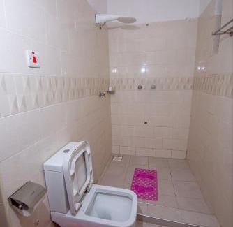 Kisumu Hotel | Queen`s Way Resort
