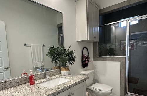 Pharr Apartment | Queen size bed, gated and modern apt. Excellent location