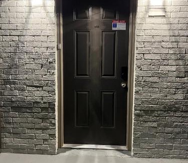 Forest Park House | Queen Suite - Hot Tub - Home Theater - WiFi