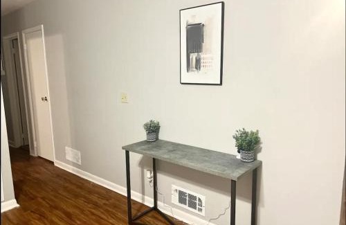 Morrow House | Queen Suite - Private Entrance - WiFi