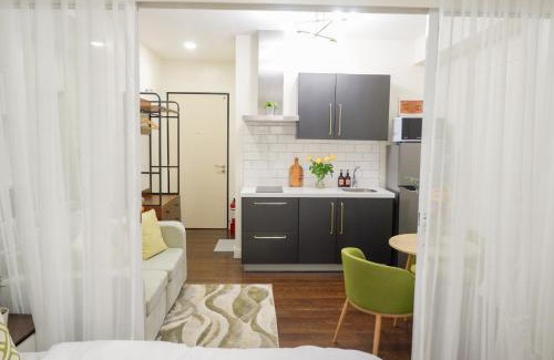 Makati Apartment | Queen Suite with City View at Acqua Private Residences