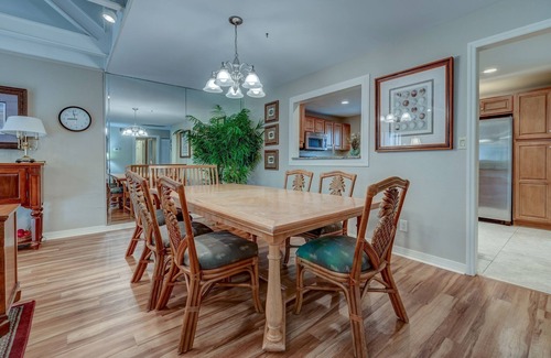 Palmetto Dunes Condo | Queens Grant 671 | Grill, Pool, Walk to Golf!
