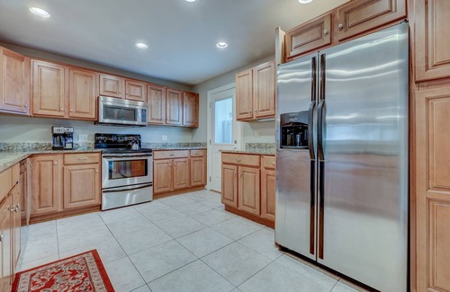 Palmetto Dunes Condo | Queens Grant 671 | Grill, Pool, Walk to Golf!