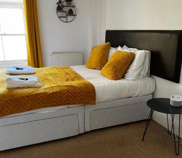 Rhiwbryfdir Hotel | Queens Hotel