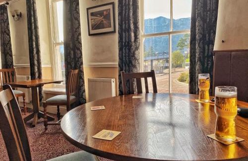 Rhiwbryfdir Hotel | Queens Hotel