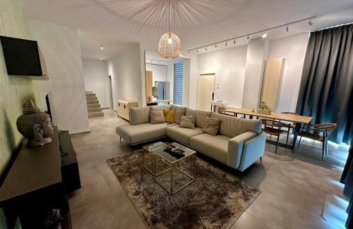 Jala Villa | Queen’s Luxury Vila 111/A
