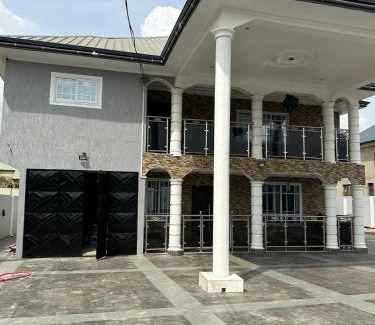 Accra Apartment | Queens Valley View Holiday Home