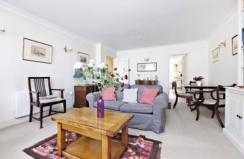 Knightsbridge and Belgravia Apartment | QUEENSGATE TERRACE, KENSINGTON - Delightful 2 bed, 1 bath apartment- Kensington