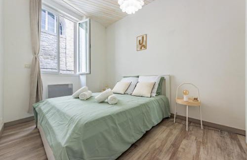 Roquecor Apartment | Quercy Blanc coeur de village parking facile