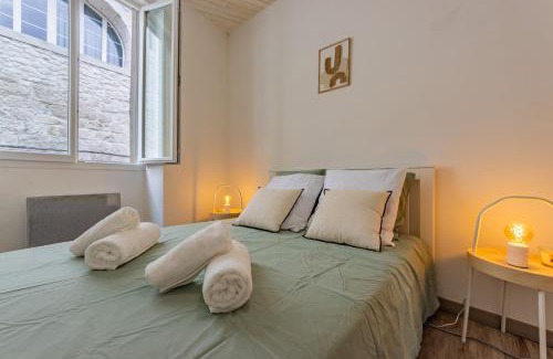 Roquecor Apartment | Quercy Blanc coeur de village parking facile